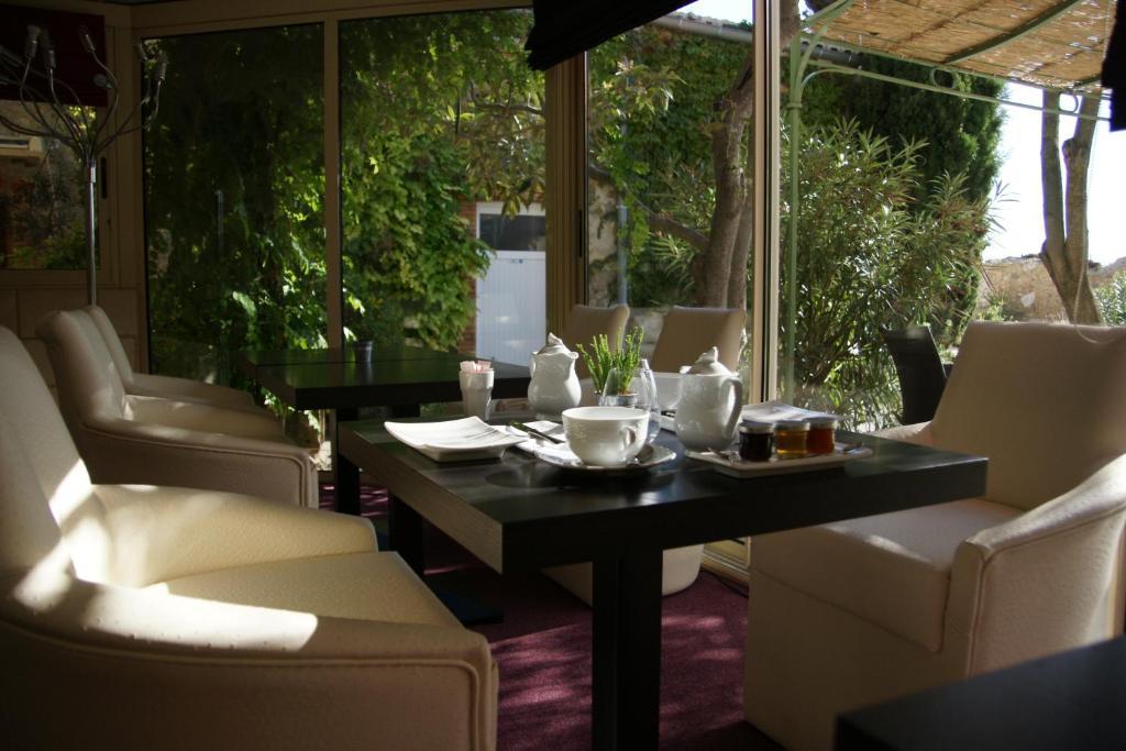 Logis Auberge Cote Jardin Hotel Lézignan-Corbières Kültér fotó