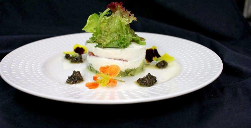 Logis Auberge Cote Jardin Hotel Lézignan-Corbières Kültér fotó